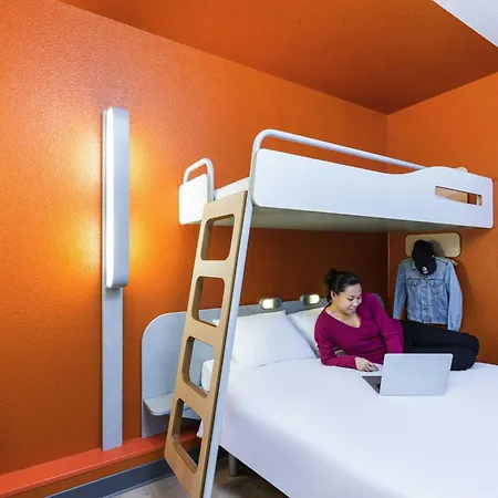 Ibis Budget Paris Porte De Montmartre Otel