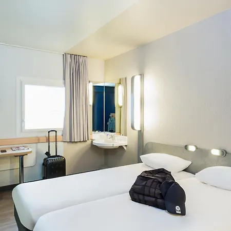 Ibis Budget Paris Porte De Montmartre Hotel