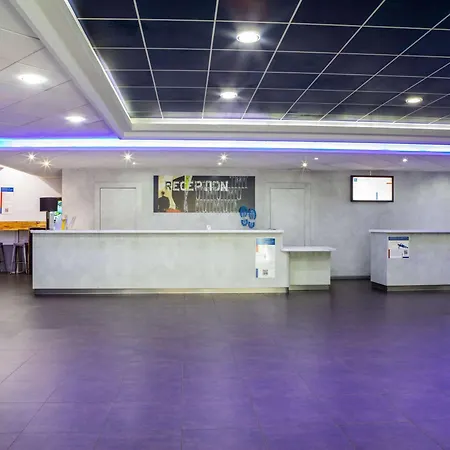 Ibis Budget Paris Porte De Montmartre Отель 2*