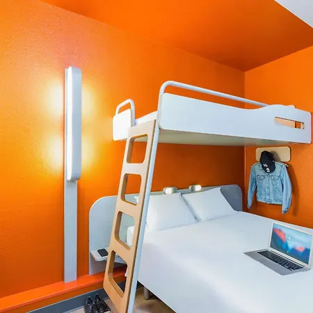 Hotel Ibis Budget Paris Porte De Montmartre 2*