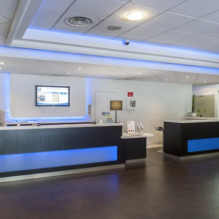 Hotel Ibis Budget Paris Porte De Montmartre