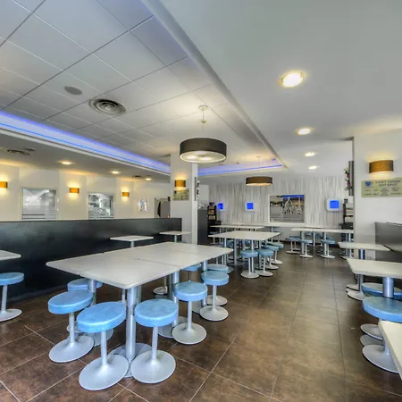 Hotel Ibis Budget Paris Porte De Montmartre