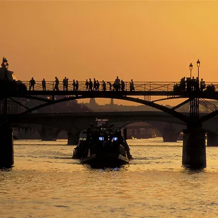 イビス　バジェット　パリ　ポルト　ド　モンマルトル ホテル 2*