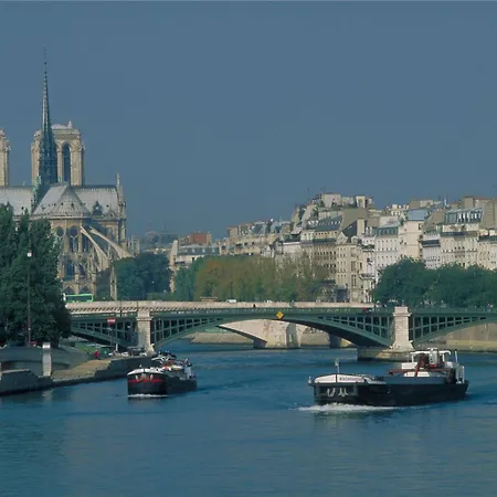 ホテル イビス　バジェット　パリ　ポルト　ド　モンマルトル 2*