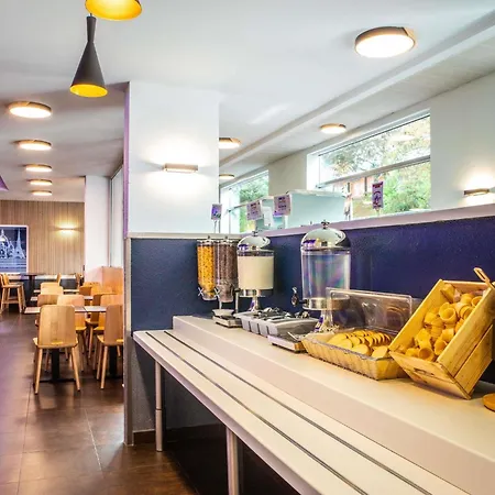 Ibis Budget Paris Porte De Montmartre Hotel