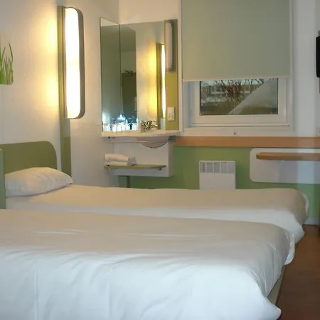 Ibis Budget Paris Porte De Montmartre Hotel 2*