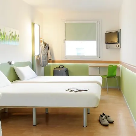 Hotel Ibis Budget Paris Porte De Montmartre