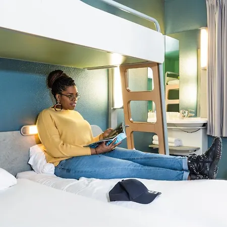 Hotel Ibis Budget Paris Porte De Montmartre 2*