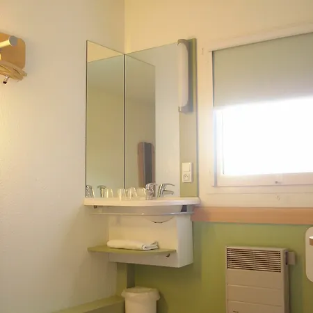 Ibis Budget Paris Porte De Montmartre Hotel