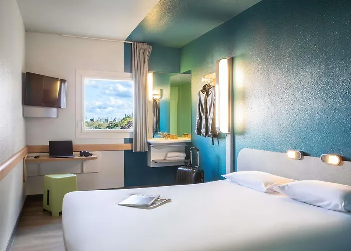 Ibis Budget Paris Porte De Montmartre 2*