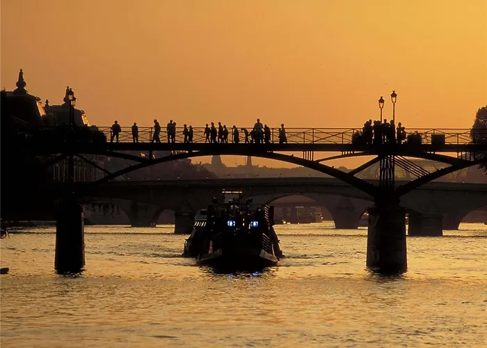 Ibis Budget Paris Porte De Montmartre Hotel 2*