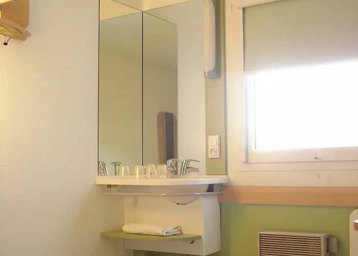 Ibis Budget Paris Porte De Montmartre Hotel