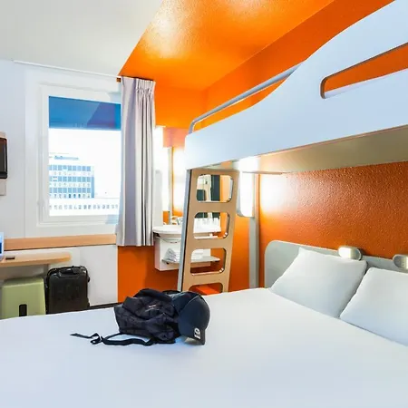 Ibis Budget Paris Porte De Montmartre Hotel 2*