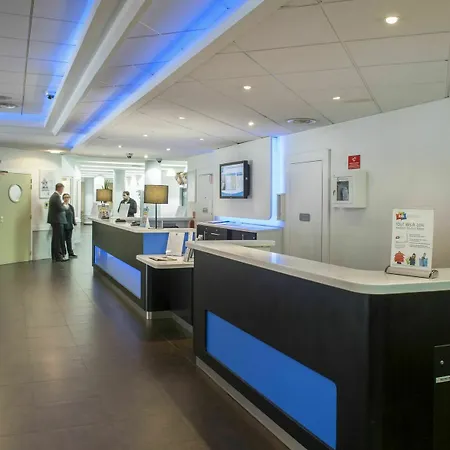 Ibis Budget Paris Porte De Montmartre Hotel 2*