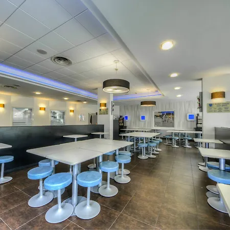 Ibis Budget Paris Porte De Montmartre 2*
